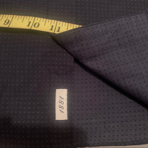 Van Heusen 1818 Men's Dress Shirt - Picture 10 of 13